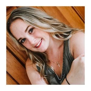 Meet your Posher, Kenzie